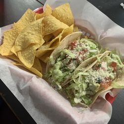 Deluxe chicken tacos