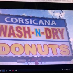 Corsicana Donut & Bakery - Sign