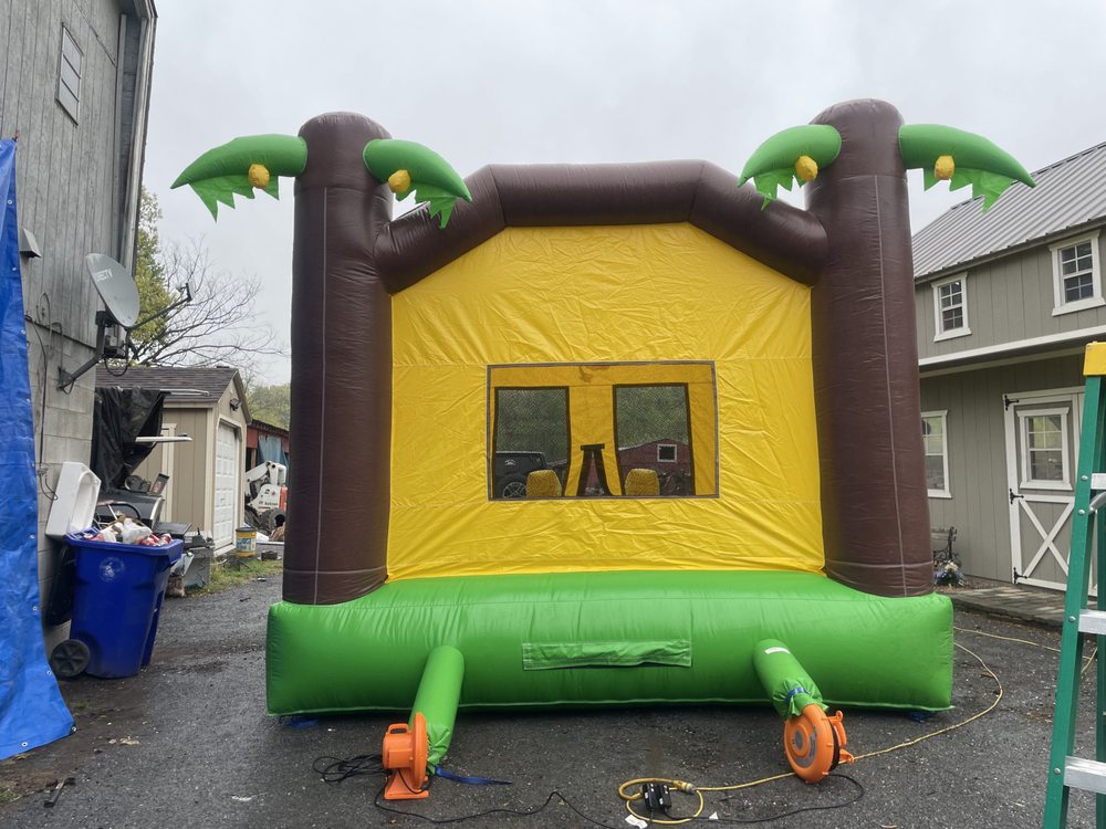 CARBAUGH’S MOON BOUNCE RENTAL Updated October 2024 Request a Quote