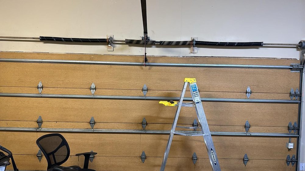 M&M Garage Door Services - Garage Door Contractor in Dallas, TX