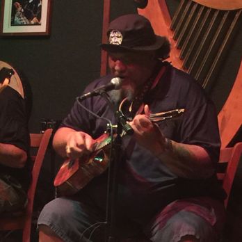 Mulligans on the Blue - Willie K - Irish Near Me - Kihei, Hawaii