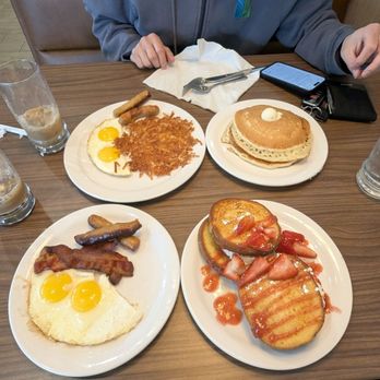 Denny's - 2 breakfast - reasonable portions - Diners Near Me - Toronto, Ontario Denny's - 2 breakfast - reasonable portions - Diners Near Me - Toronto, Ontario