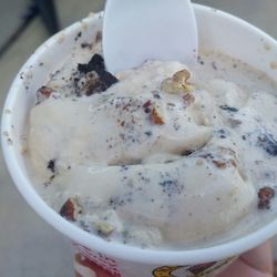 Wet 'n' Wild SplashTown - Marble Slab ice cream: coffee with oreos and pecans