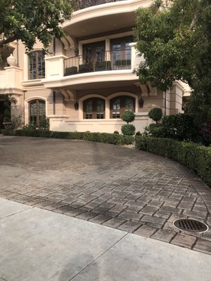 Commercial Painting - Condominiums are often held to a higher standard than even corporate buildings and retail locations. We have specialty service Condominium Buildings so that you are always getting a higher standard of service.