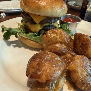 Scratch Kitchen - Scratch House Burger - Breakfast & Brunch Near Me - Honolulu, Hawaii