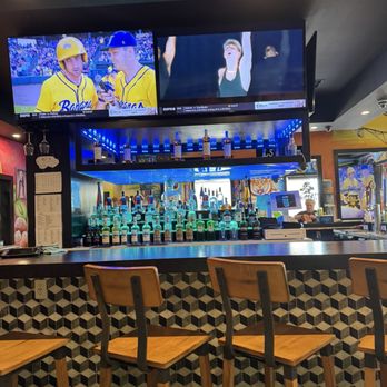 Big EZ Seafood & Oyster - Bar Area - Seafood Near Me - Kenner, Louisiana Big EZ Seafood & Oyster - Bar Area - Seafood Near Me - Kenner, Louisiana
