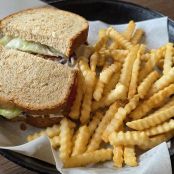 Braeda Fresh Express Cafe - Chicken salad sandwich with fries - Cafes Near Me - Lincoln, Nebraska Braeda Fresh Express Cafe - Chicken salad sandwich with fries - Cafes Near Me - Lincoln, Nebraska