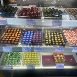 Cocoa Club by Pollinator Chocolate - Yummy