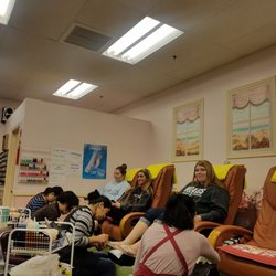Jefferson Nail - Took my girls for Easter pedi's!!!