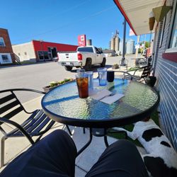 O'Knappy's Kitchen - Seating outside