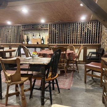 Willow Spring Mercantile - New American Near Me - Excelsior Springs, Missouri