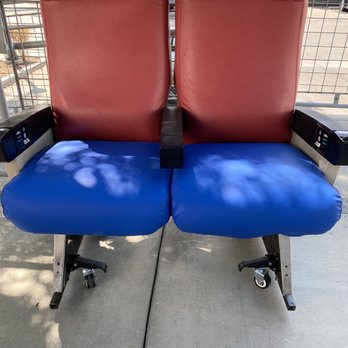Flying Taco - Waiting seats - Tacos Near Me - Tulare, California