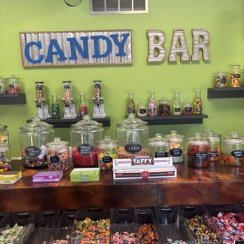 Here's The Scoop - Candy bar - Ice Cream & Frozen Yogurt Near Me - Davenport, Iowa