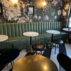 Dark Hall Coffee - Inside