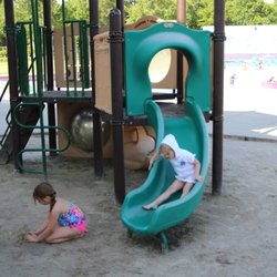 Eagle Pointe Wave Pool