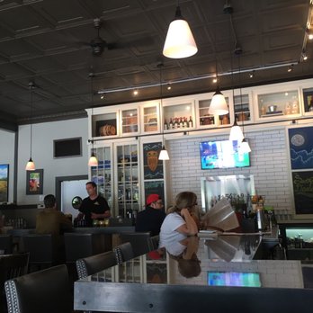 Harvest Bar + Kitchen - Bar/dining room! - Pizza Near Me - Columbus, Ohio