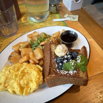 THE GREY DOG - FLATIRON - Updated March 2025 - 306 Photos & 240 Reviews