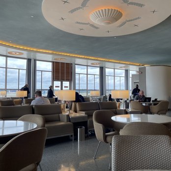United Club - a view of the lounge area - Airport Lounges Near Me - Arlington, Virginia United Club - a view of the lounge area - Airport Lounges Near Me - Arlington, Virginia
