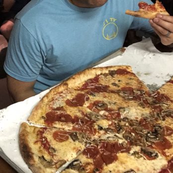 URBN - Large pizza... For two - Pizza Near Me - Vista, California URBN - Large pizza... For two - Pizza Near Me - Vista, California