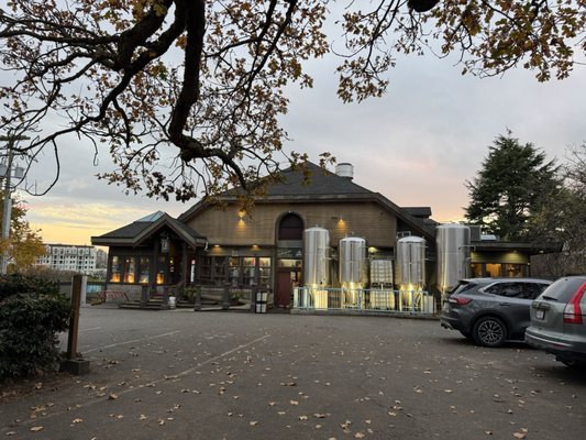 Spinnakers Gastro Brewpub & GuestHouses by null