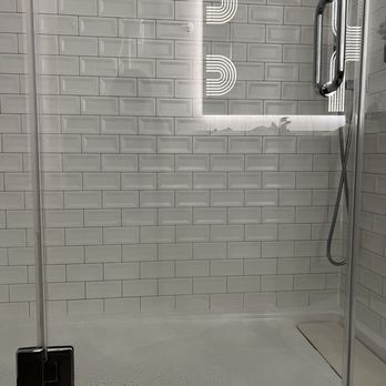 Tryp by Wyndham Newark - Bathroom - Hotels Near Me - Newark, New Jersey