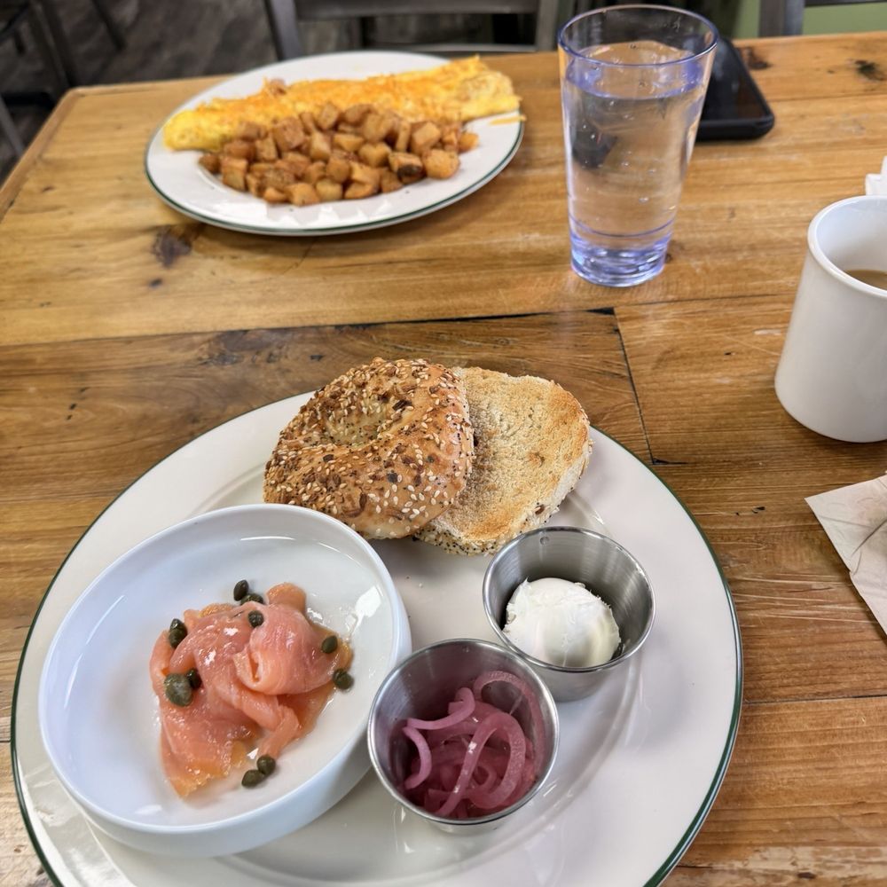 Pierce Creek - Bagel and lox, Ham and Cheese omelette breakfast - Burgers Near Me - Creve Coeur, Missouri Pierce Creek - Bagel and lox, Ham and Cheese omelette breakfast - Burgers Near Me - Creve Coeur, Missouri