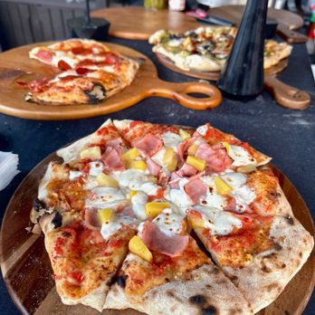 Phat Cat Pizza - Hawaiian Pizza - Caterers Near Me Phat Cat Pizza - Hawaiian Pizza - Caterers Near Me