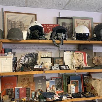 History by George - Pilot helmets - Antiques Near Me - Mesa, Arizona History by George - Pilot helmets - Antiques Near Me - Mesa, Arizona