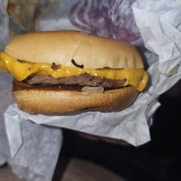 The burgers wernt even fully warm when I got them...atrocious.