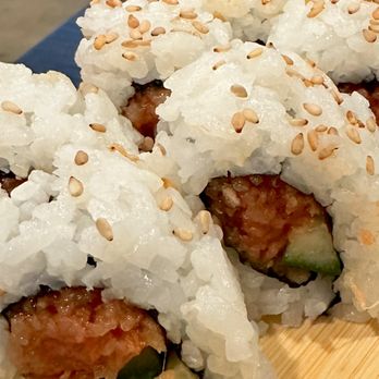 Ramen Musashi - Spicy Tuna Roll - $12.50 - Ramen Near Me - Palm Desert, California