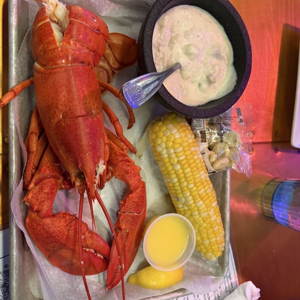 Geddy's - Cap'n Geddy's Lobster Bake - Seafood Near Me - Bar Harbor, Maine