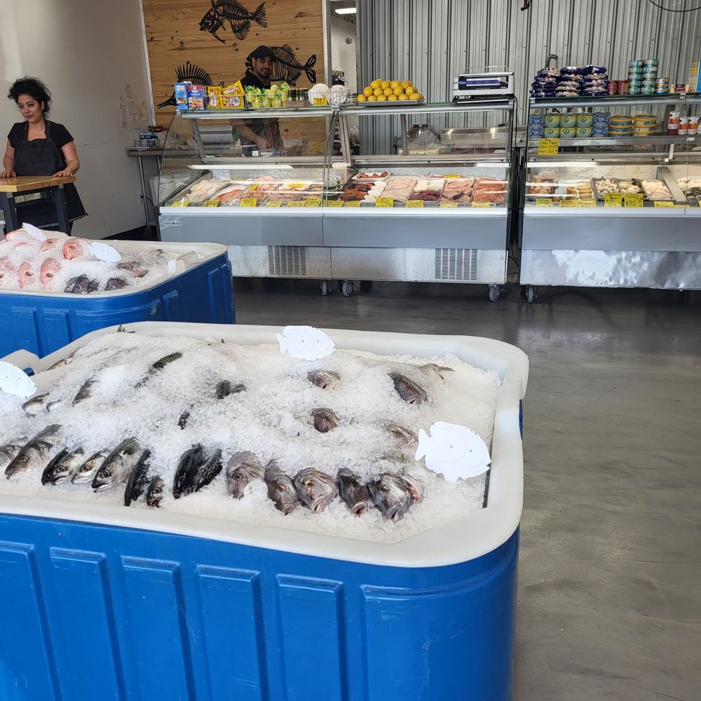 Shaker’s Fish Market - a display of fresh fish - Seafood Markets Near Me - Middleburg Heights, Ohio Shaker’s Fish Market - a display of fresh fish - Seafood Markets Near Me - Middleburg Heights, Ohio