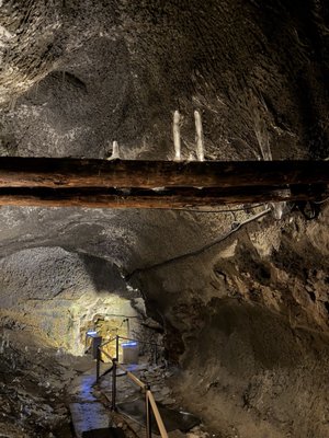 Fugaku Wind Cave by null