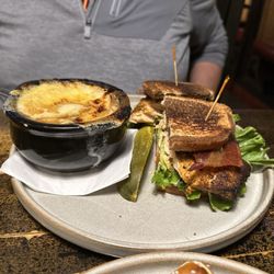 Water Street Brewery Oak Creek - Blackened salmon, BLT