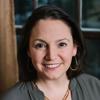 Ama La Vida - Meet Coach Teresa! Teresa specializes in career and leadership coaching - Life Coach Near Me