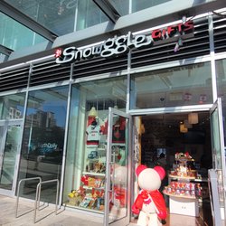 Snowggle Gifts Waterfront Store - Outside