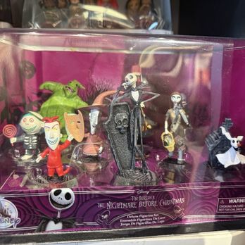Disney Store - Outlet Stores Near Me - Commerce, California