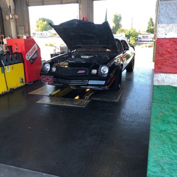Fastrac Lube - Fastrac crew working under Z28 - Oil Change Stations Near Me - Yucaipa, California