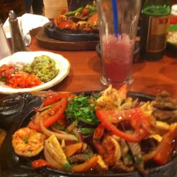 La Piñata - Combo fajitas..lots of FOOD!! - Mexican Near Me - Pittsburg, California