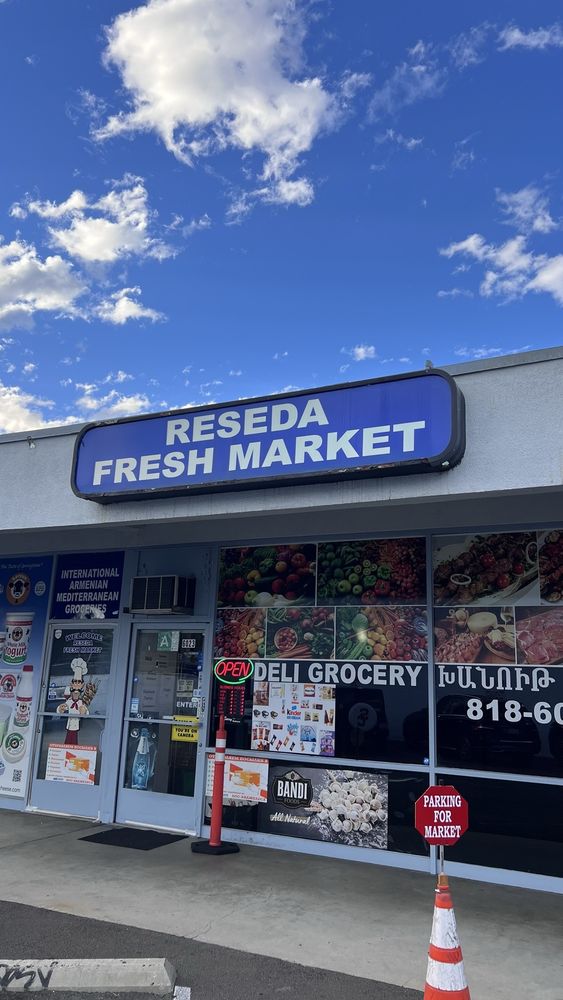 Reseda Fresh Market Logo