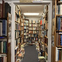 Commonwealth Books