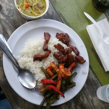 Khao Kang - Green curry, garlic pork, and spicy squid entrées with steaming white rice - Thai Near Me - Elmhurst, New York Khao Kang - Green curry, garlic pork, and spicy squid entrées with steaming white rice - Thai Near Me - Elmhurst, New York