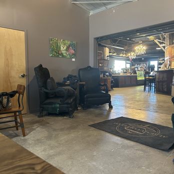 Alkemy Coffee - Seating area - Coffee & Tea Near Me - Flemington, New Jersey