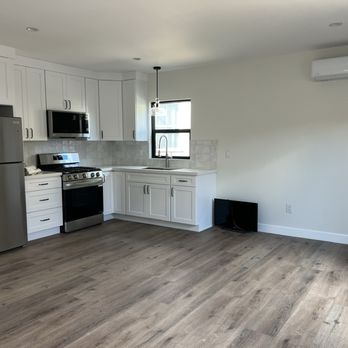 Valley Builders And Remodeling - The kitchen is amazing!! - General Contractors Near Me - Los Angeles, California