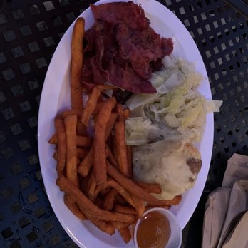 Flanagan's Ale House - Corned beef and cabbage - Pubs Near Me - Louisville, Kentucky Flanagan's Ale House - Corned beef and cabbage - Pubs Near Me - Louisville, Kentucky