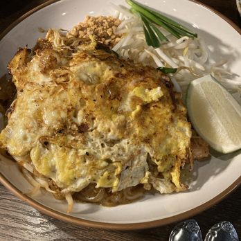 Thai Central Cuisine - Pad Thai - Thai Near Me - Los Angeles, California Thai Central Cuisine - Pad Thai - Thai Near Me - Los Angeles, California