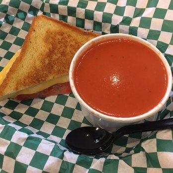 Everdine's Grilled Cheese Co. - Half the usual suspect and tomato soup - Sandwiches Near Me - Naperville, Illinois Everdine's Grilled Cheese Co. - Half the usual suspect and tomato soup - Sandwiches Near Me - Naperville, Illinois