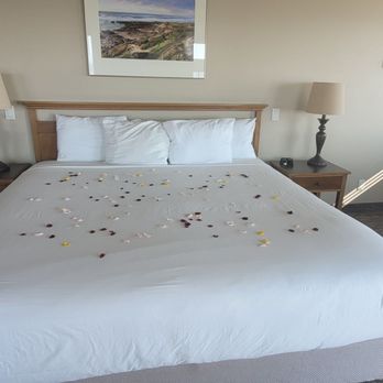 Overleaf Lodge & Spa - Bed - Hotels Near Me - Yachats, Oregon