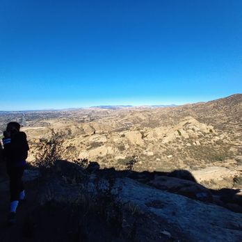Hummingbird Trail - Hiking Near Me - Simi Valley, California