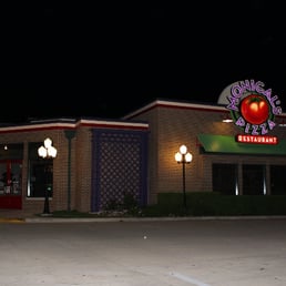 Here's a night time picture of Monical's Pizza on N Mattis Ave in Champaign. Here's a night time picture of Monical's Pizza on N Mattis Ave in Champaign.